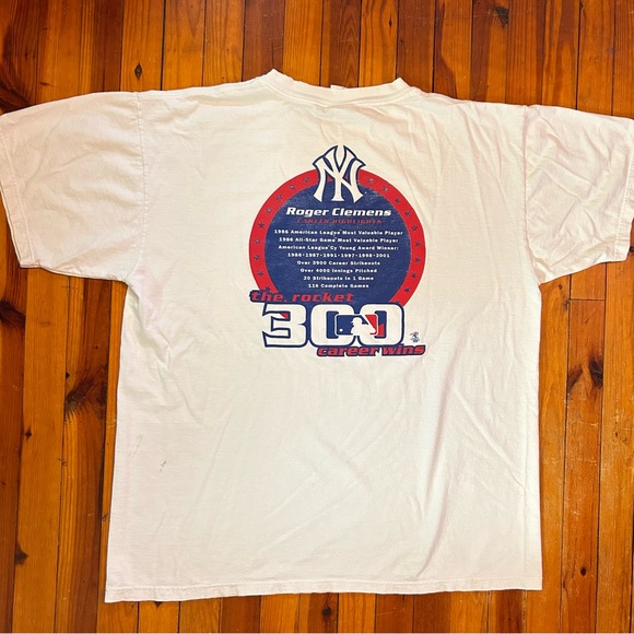 Vintage Roger Clemens New York Yankees 300 Wins Shirt - Picture 2 of 11